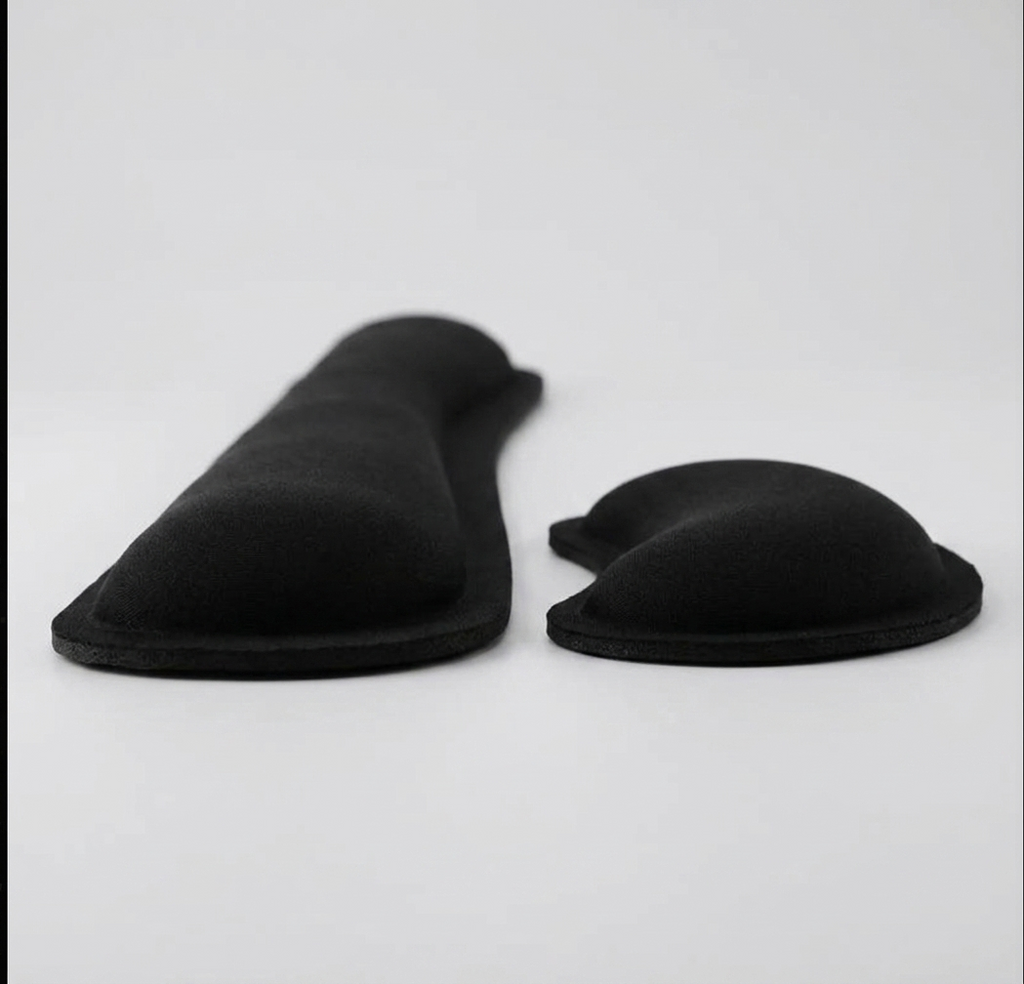 Set repose-poignets clavier et souris en mousse à mémoire de forme noir. vue de derriere