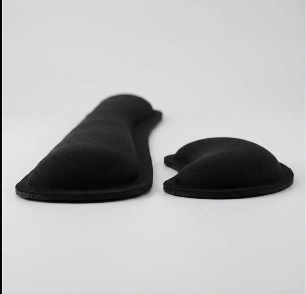Set repose-poignets clavier et souris en mousse à mémoire de forme noir. vue de derriere